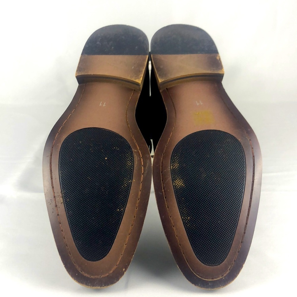 Classic Black Cap-Toe Derby Shoes for Men - Picture 5 of 6
